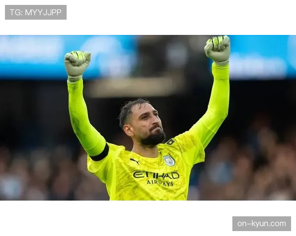 特写：巴黎门将多纳鲁马在训练中加练应对贴地任意球